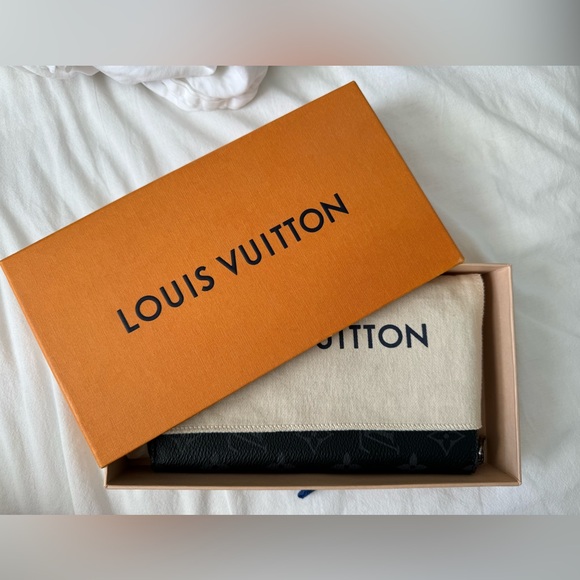 LOUIS VUITTON ZIPPY WALLET ECLIPSE MONOGRAM - Picture 10 of 11